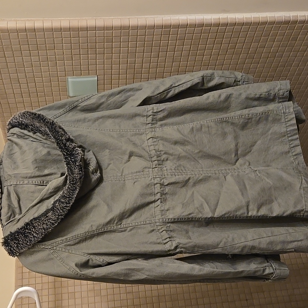 Iconic Jacket - Picture 3 of 3